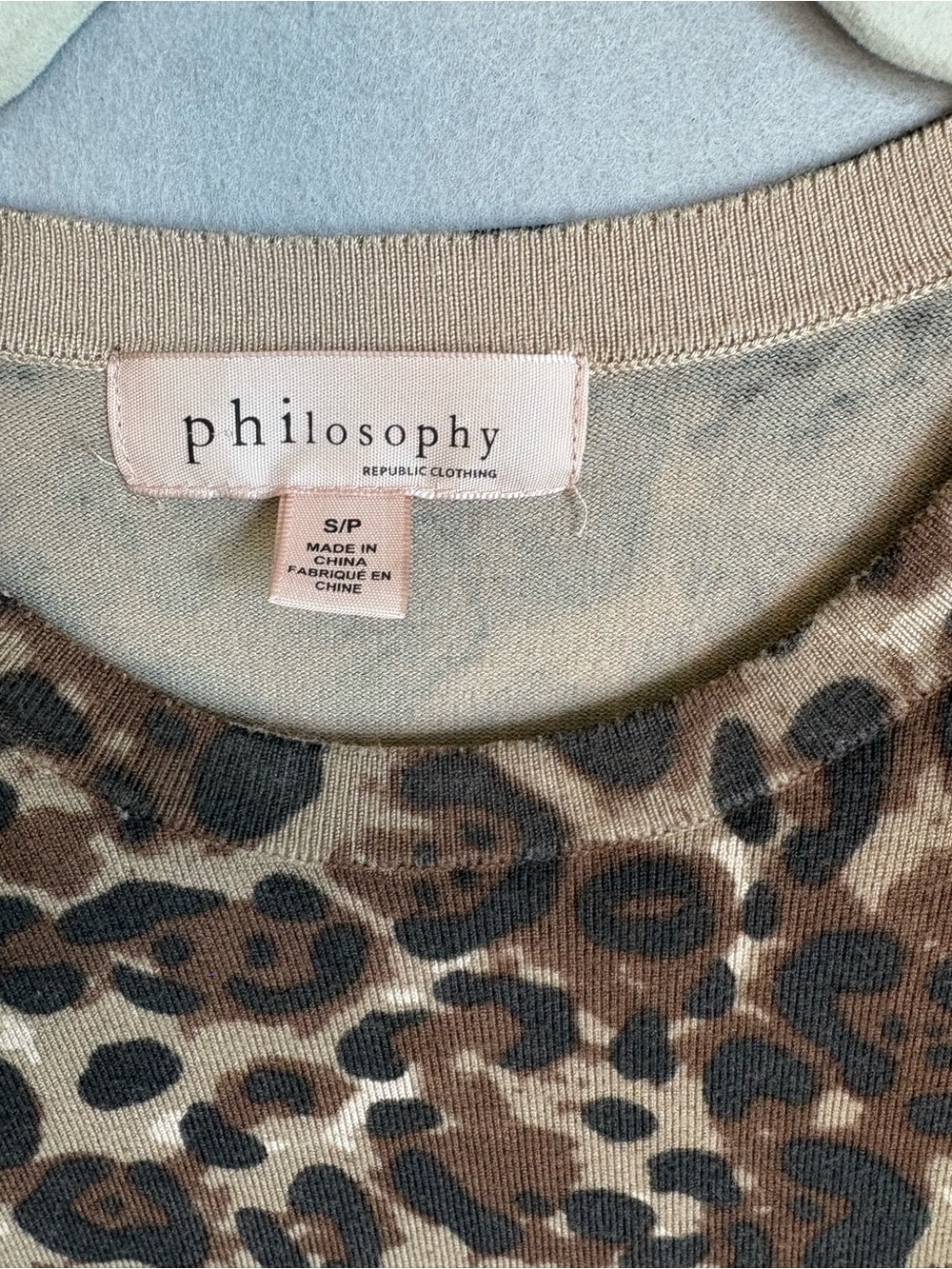 Philosophy Leopard Print Short-Sleeve Viscose Top Sz S anthro chic Classic - Picture 2 of 6